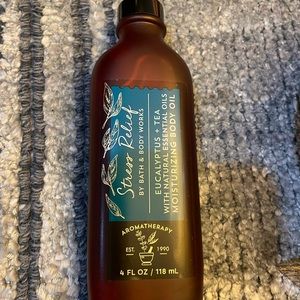 Bath and Body works stress relief eucalyptus + tea oil
